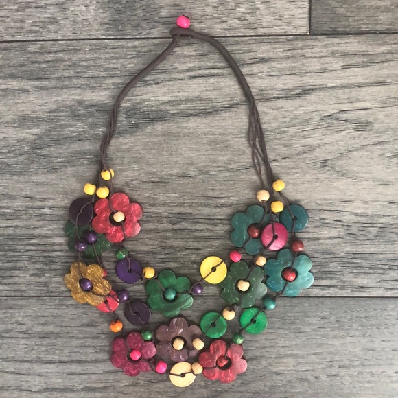 Boho hand made wooden woman’s necklace - Picture 4 of 8